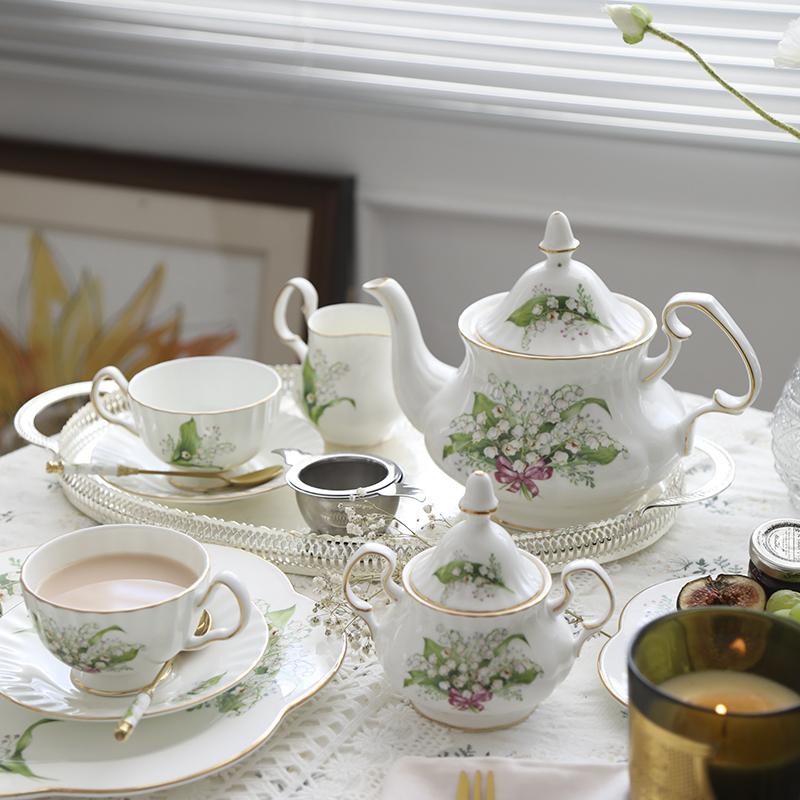Valley Tea And Coffee - ティーカップ＆ソーサー リリーバレー セット 磁器製 ティーポット クリーマー